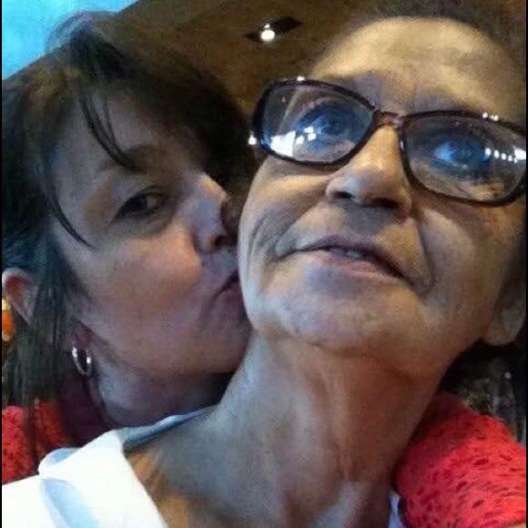 Meet your Posher, Kendra - Picture 2 of 9